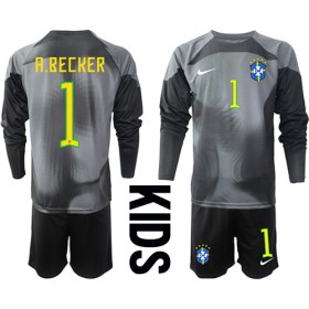 Brasilien Alisson Becker #1 Målvakt Hemmakläder Barn VM 2022 Långärmad (+ Korta byxor)